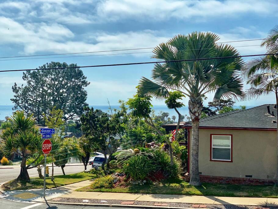 Rustic Coastal Retreat In Sunset Cliffs Three Beds & Two Baths *